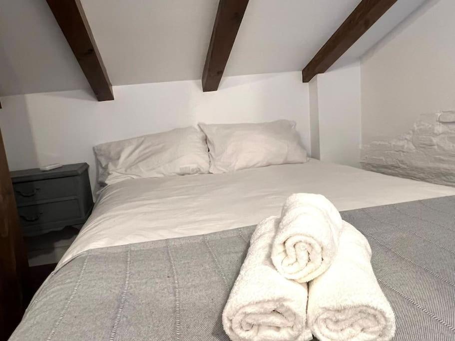 Old Town Loft - Cathedral Views. Apartment Logrono Bagian luar foto