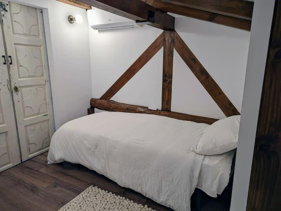 Old Town Loft - Cathedral Views. Apartment Logrono Bagian luar foto