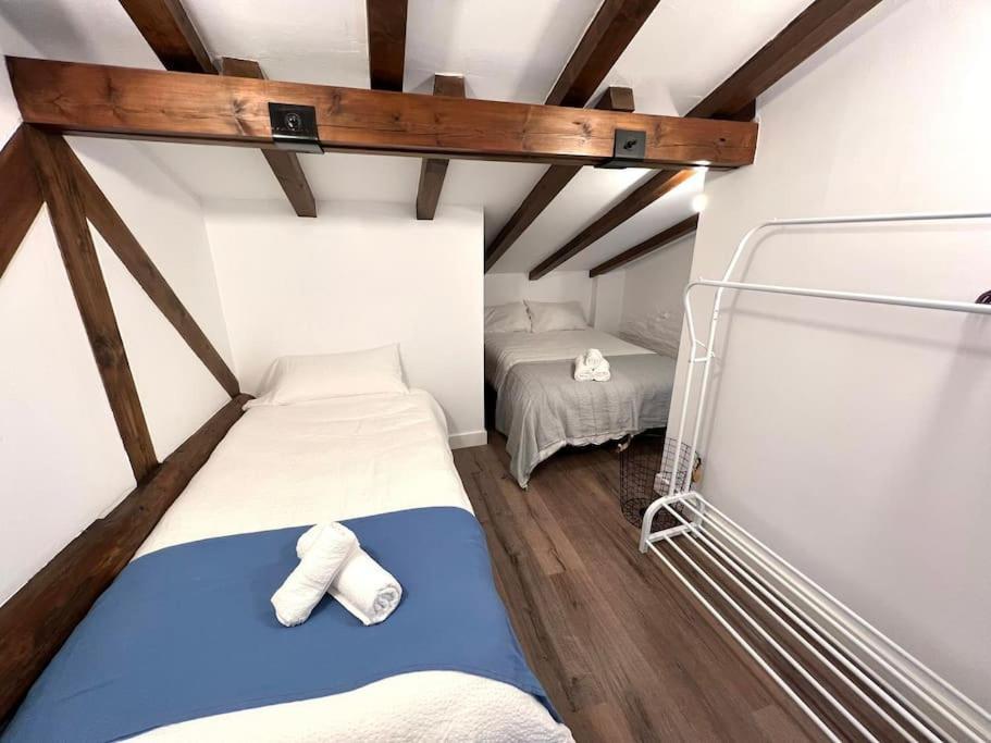 Old Town Loft - Cathedral Views. Apartment Logrono Bagian luar foto