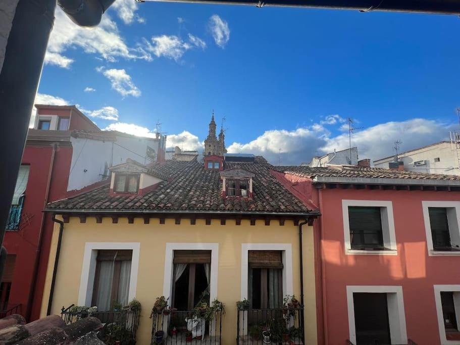 Old Town Loft - Cathedral Views. Apartment Logrono Bagian luar foto