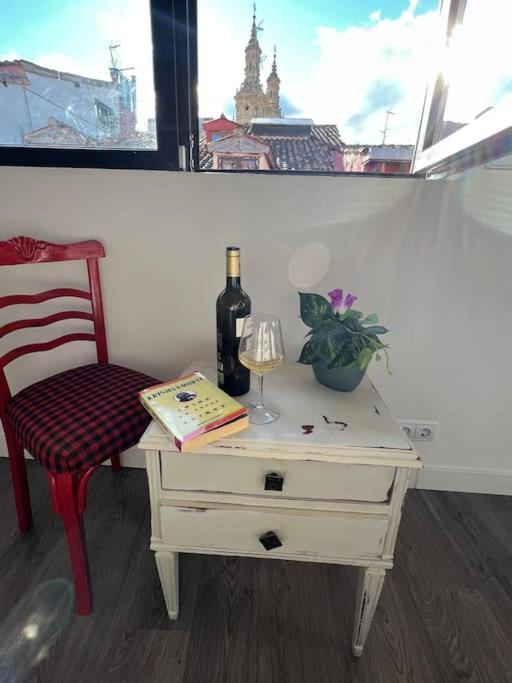 Old Town Loft - Cathedral Views. Apartment Logrono Bagian luar foto