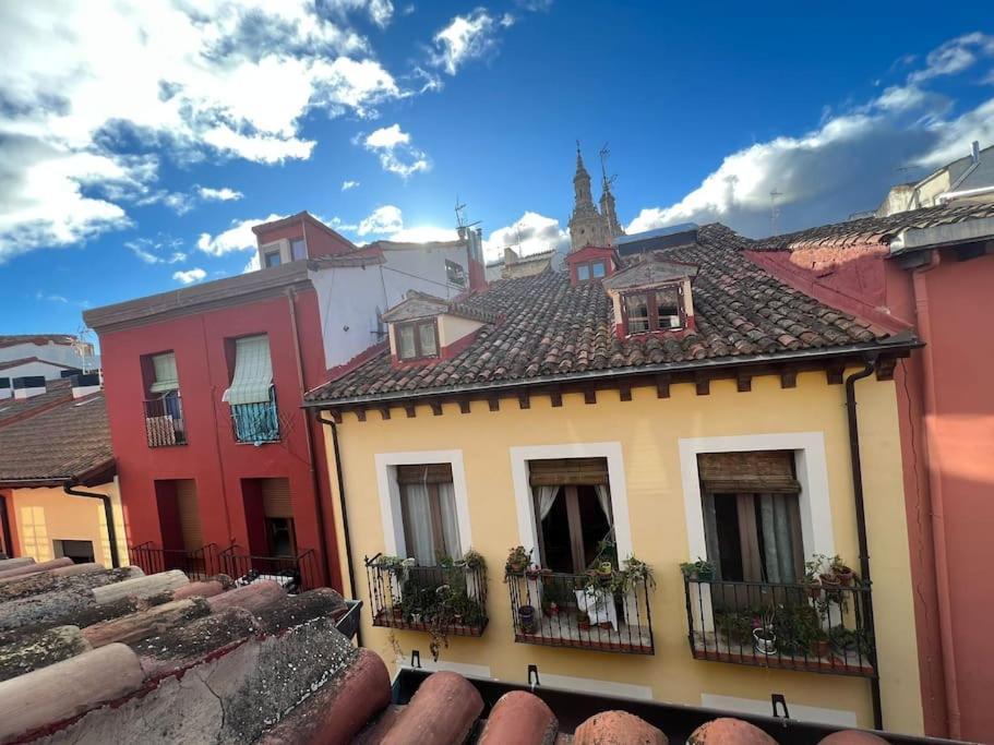 Old Town Loft - Cathedral Views. Apartment Logrono Bagian luar foto